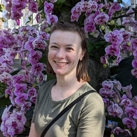 Meet your Posher, Hannah - Picture 1 of 1